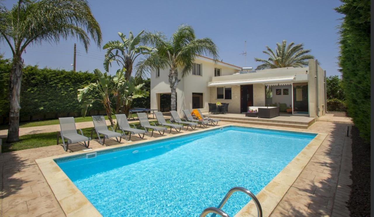 Soothing Sunset Villa With Private Pool, 200M From The Beach 페르볼리아 외부 사진