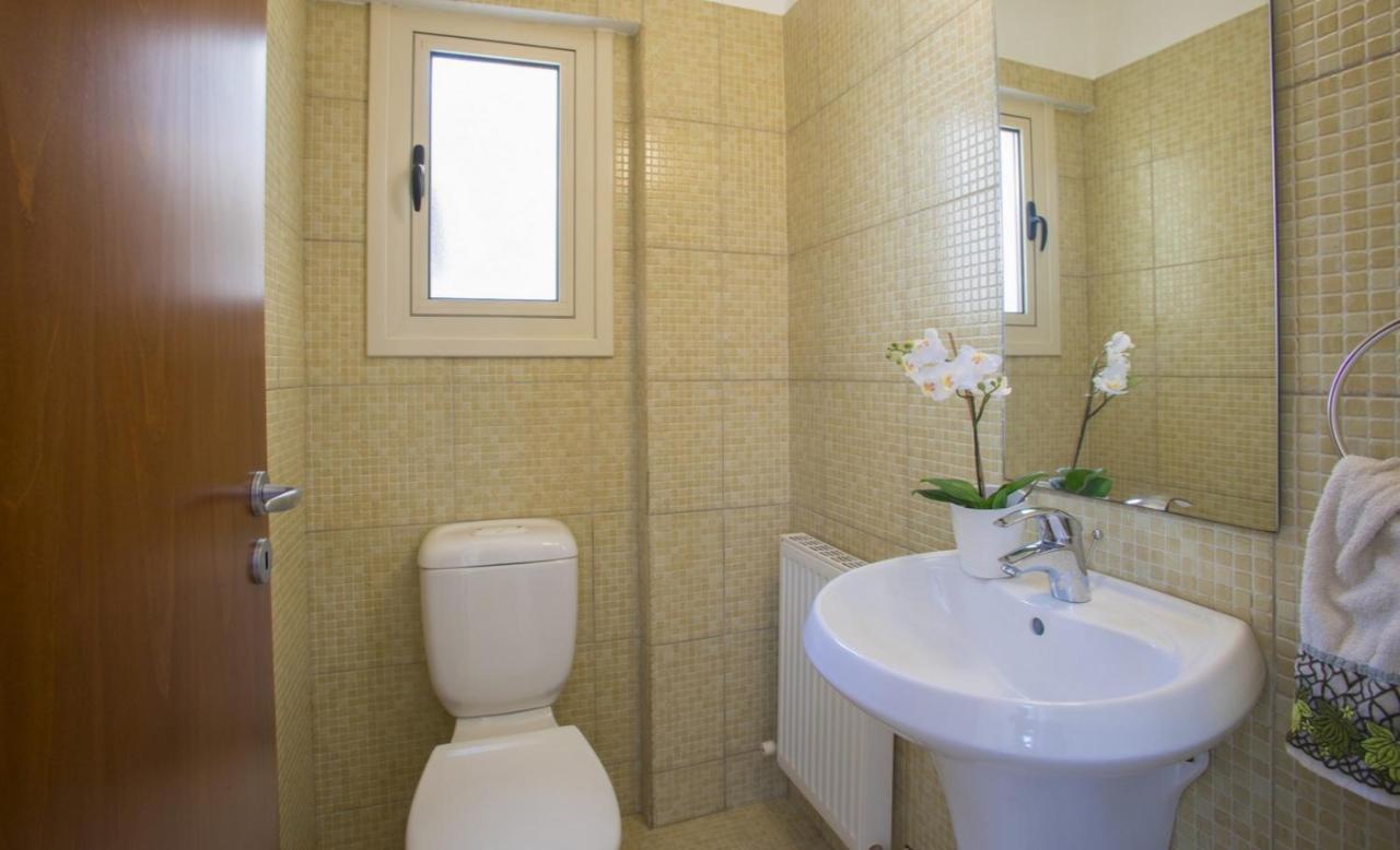 Soothing Sunset Villa With Private Pool, 200M From The Beach 페르볼리아 외부 사진